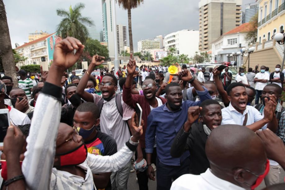 Activistas Civicos em Luanda (1).jpg